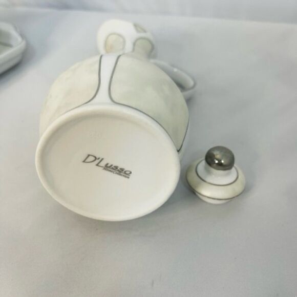 D'Lusso Home Collections White Silver Oil & Vinegar Plate Set Excellent conditio - Picture 7 of 10